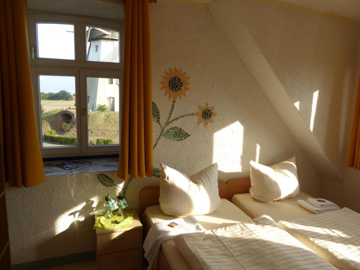 Landgasthaus Zur Muehlenwirtin Петерсхаген Экстерьер фото